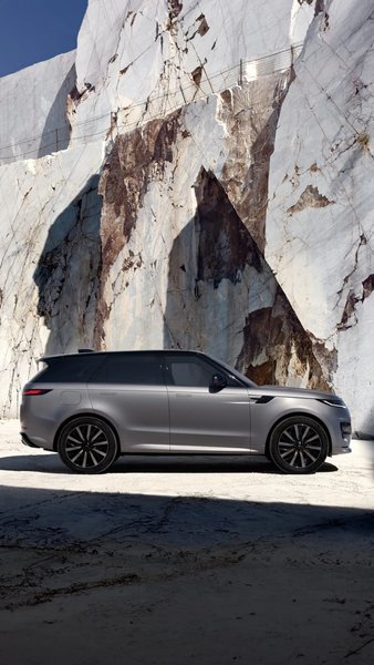Range Rover Sport Electric 12